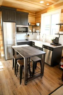 Spectacular Secluded Tiny House with Stunning Desert Views in Escalante, Utah - 2