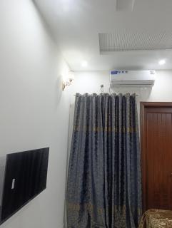 Lovely 1 Bed Luxury Apartment & Family Rooms near Emporium - 5