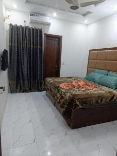 Lovely 1 Bed Luxury Apartment & Family Rooms near Emporium - 4