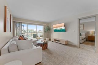 Marina Blue - Sun-Drenched 2BR with Balcony Overlooking the Port, GYM and POOL - 3