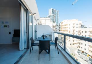 Bright and Modern 2BR Penthouse St Julians - 3