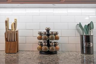 The Westwood - Charming Duplex Walkable to Plaza - 1