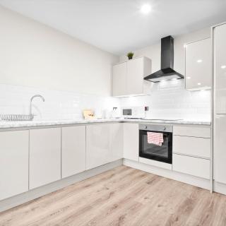 Luxury 2 Bed Apartment - JQ - Intercom - Netflix 3AH - Rated Exceptional - 5