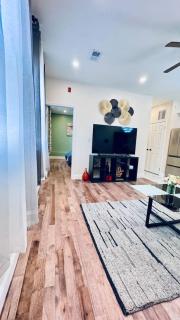 Brand New Renovated Modern Apt next to Chinatown - 7