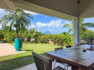 Luxurious 4-bedroom Villa with a view of Le Morne - 4