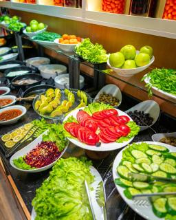 Garden Baku Hotel - 4