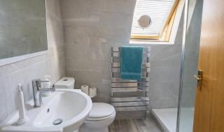 Homely 2BR Flat Near Shoreditch & Old Street - 1