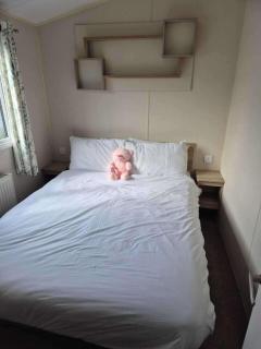 Caravan 163 sleeps up to 8 guests - 6