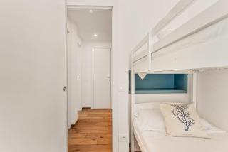 Golden Luxe - Modern Apartment next the beach - 0