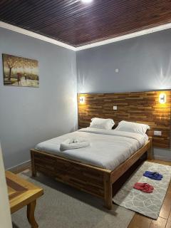 Posh lounge gardens - 0