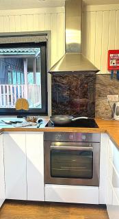 Luxurious mountain retreat lodge Hunters Quay - 9