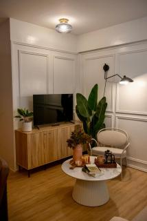 2 Bedroom Apartment Near Abreeza Mall Davao with Balcony 4-6 Guests - 8