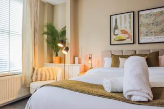 Jimmy Suite - Central 2 Bedroom that sleeps 6 with WI-FI - 7