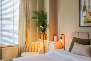 Jimmy Suite - Central 2 Bedroom that sleeps 6 with WI-FI - 2