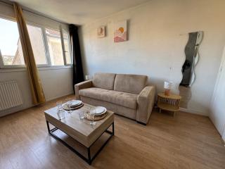 Cosy studio centre-ville & RER A - 2