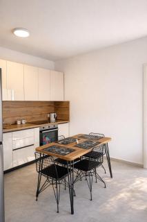 Premium Central Apartment Private Parking Balcony - 4