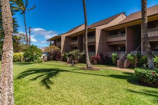 Kihei Bay Vista C-201 - Kihei 1BR Condo, AC, Lanai, WiFi, 45 Sec to Sugar Beach! - 5