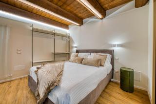 GuestHost - Suite on the RIVER Apartment - 3