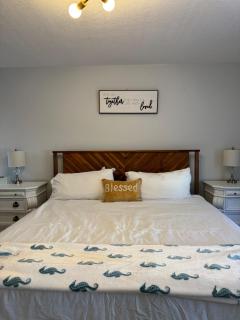 2B2B Heated Pool Cozy Condo - 3