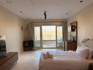 Chill Studio with Nile Views & Prime Location - 0