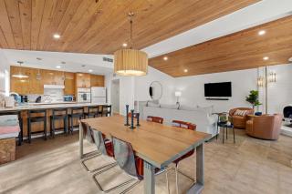 Schubert Haus - 2 BLKS to Main St Hot Tub & Pool - 6