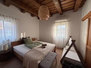 Erdő mellett lebzselő - 7