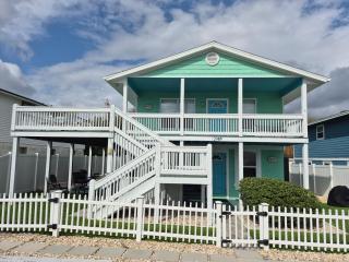Updated 6-bedroom, 4 bath well stocked coastal cottage across from the beach with a private pool - 9