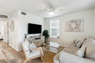 Updated 6-bedroom, 4 bath well stocked coastal cottage across from the beach with a private pool - 7