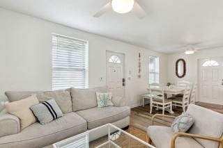 Updated 6-bedroom, 4 bath well stocked coastal cottage across from the beach with a private pool - 6