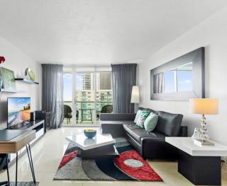 Beachfront Penthouse with Direct Ocean Access - 9