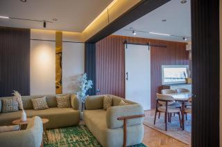 Spacious Apartment with Stunning Nile Views - 5