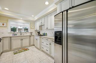 Private pool, 3 bedrooms, 3 bathrooms, 2 car garage with EV charger, across from beach access - 4