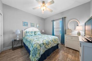 Crystal Shores West 1006 by Youngs Suncoast - 4
