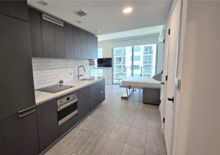 Modern Bayside Studio with Pool and Rooftop Lounge - 9