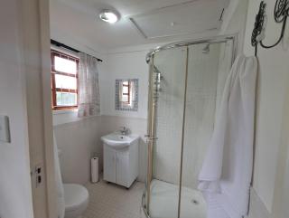 IDOZ self-catering cabin - 6