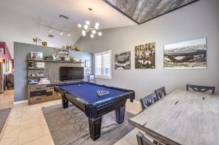 Family Fun for Everyone in Las Vegas- 4 Bedrooms, Billiards, Game Room - 5