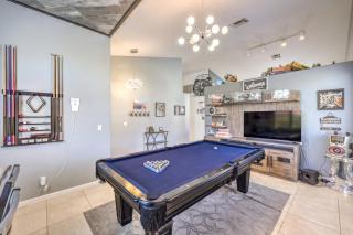 Family Fun for Everyone in Las Vegas- 4 Bedrooms, Billiards, Game Room - 6