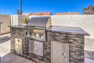 Family Fun for Everyone in Las Vegas- 4 Bedrooms, Billiards, Game Room - 3