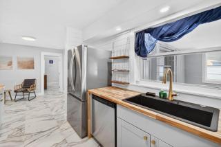 Sonnenhaus! 2 Blocks from Beach Access! - 1