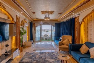 Stylish Nile View Apartment in the Heart of Maadi - 0