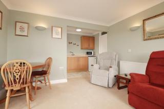 Honeysuckle Rise - 7