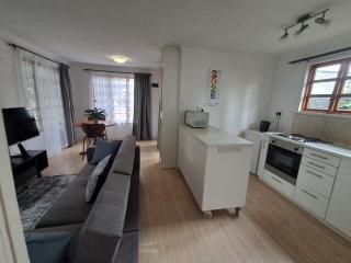 IDOZ self-catering catering cabin - 0