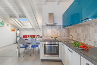 Paolo & Elisa - Sea Front Apartments - 8