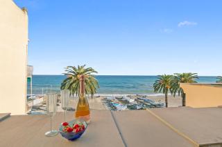 Paolo & Elisa - Sea Front Apartments - 4