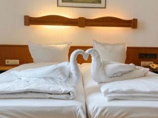 Hotel Restaurant Bären - Weingarten - 5