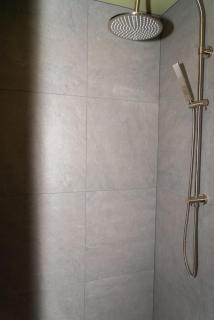 Newly built unit in quiet neighbourhood - 5