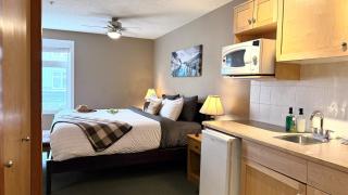Rocky Mountain Retreat - 2 bed 2 bath - 4