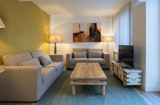 4BR Private Garden - Best Location for Families - 8