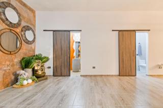 6 bedroom with Jacuzzi 1 block from LLeras P10 - 3
