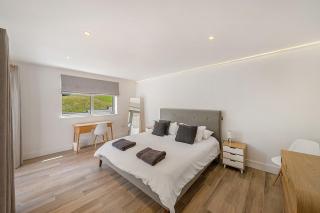 Glorious 5 Bed House with River Views, Noss Mayo - 4